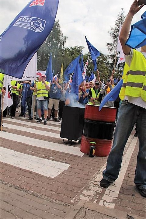 20190724_050_pl_dg_hk_protest.jpg - 2019.07.24 - DG. Akcja protestacyjna w obronie miejsc pracy ArcelorMittal Poland S.A. o. Dąbrowa Górnicza.