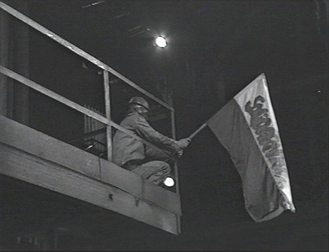 19811213-23_02_pldg_hk_strajk-okupacyjny.jpg - 13-23.12.1981 - Dąbrowa Górnicza. Strajk okupacyjny w Hucie Katowice